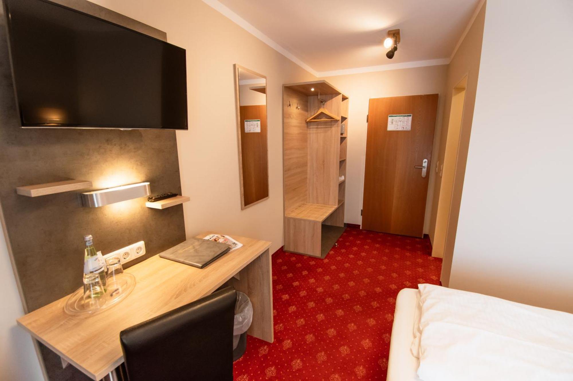 Hotel Pockinger Hof ポッキング エクステリア 写真